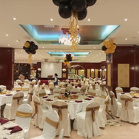 Royal Concorde Hotel & Suite Dubai Exterior foto